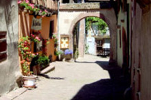 AU TROTTHUS
