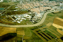 La ville de Rochefort encerclée par un méandre de la Charente