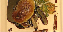 Côtes de noir de bigorre à la réglisse et au foie gras du Gers poêlé