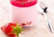 http://www.recettespourtous.com/files/imagecache/recette_fiche/img_recettes/14762_recette_mousse_fraises_gelee_thym_citron244.JPG
