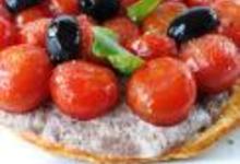 http://www.recettespourtous.com/files/imagecache/recette_fiche/img_recettes/14159_recette_tarte_fine_tomates_cerise_chevre_tapenade.JPG