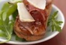 http://www.recettespourtous.com/files/imagecache/recette_fiche/img_recettes/3759_recette-tartine-fromage-pur-brebis-pyrenees-copeaux-jambon-bayonne-confiture-piment.jpg