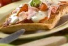 http://www.recettespourtous.com/files/imagecache/recette_fiche/img_recettes/1914_Tartines_jambon_fromage_tomate_basilic_3922455_REC.jpg