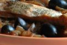 http://www.recettespourtous.com/files/imagecache/recette_fiche/img_recettes/2030_Tajine_de_saumon_aux_olives_noires_1841581_REC.jpg