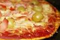http://www.recettespourtous.com/files/imagecache/recette_fiche/img_recettes/1860_Pizza_au_jambon_et_aux_olives_vertes_2623016_REC.jpg
