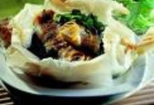 http://www.recettespourtous.com/files/imagecache/recette_fiche/img_recettes/2836_filet_de_bar_en_papillotte_sur_coussin_de_mache_0.jpg