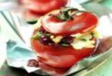 http://www.recettespourtous.com/files/imagecache/recette_fiche/img_recettes/15477_recette_tomates_farcies_chevre_cranberries_sechees.jpg