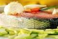 http://www.recettespourtous.com/files/imagecache/recette_fiche/img_recettes/15397_recette_saumon_norvege_poche_creme_raifort_salade_concombre.jpg