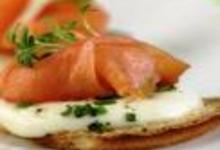 http://www.recettespourtous.com/files/imagecache/recette_fiche/img_recettes/14909_recette_toasts_saumon_norvege_fume_mozzarella.jpg