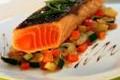 http://www.recettespourtous.com/files/imagecache/recette_fiche/img_recettes/15296_recette_pave_saumon_cuit_unilateral_cocotte_legumes_provencaux.jpg