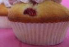 http://www.recettespourtous.com/files/imagecache/recette_fiche/img_recettes/3623_recette-cupcakes-framboises.jpg