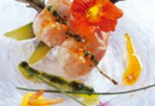 Brochette de langoustines fleurie au zeste d'orange confit