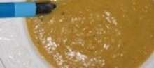 une assiette de soupe lentille corail