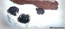 Gâteau crémeux au chocolat & à la cardamome