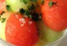 Salade fraîche de billes à la pastèque, au melon et au concombre