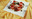 Les petites tomates farcies au riz long, escalope de thon mariné, vinaigrette de tapenade