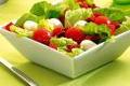 Salade mozzarella, tomates fraîches et tomates séchées