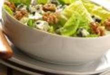 Salade romaine au roquefort et aux noix