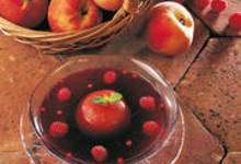 Soupe de pêches aux baies roses