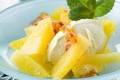 Ananas poché, sauce de mangue verte pimentée