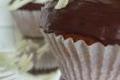 http://www.recettespourtous.com/files/imagecache/recette_fiche/img_recettes/3619_recette-black-and-white-cupcakes-chocolat-blanc-chocolat-noir.jpg