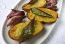 http://www.recettespourtous.com/files/imagecache/recette_fiche/img_recettes/7908_recette-pommes-terre-ail-en-chemise-rotis-laurier.jpg