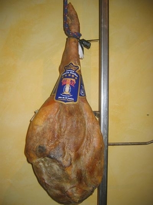 Jambon espagnol Serrano  « Trevelez »  avec os 8,5 kilos