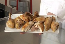 Découper une volaille cuite