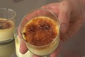 Caraméliser une crème brûlée