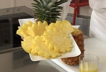 Peler un ananas à vif