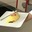 Omelette roulée au saumon fumé et aux olives