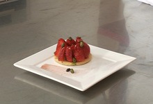Tarte fine sablée aux fraises et pistaches