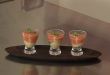 Soupe froide de tomates et poivrons, raviole de ricotta