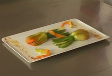 Fleur de courgette au chèvre frais et tapenade