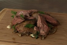Canard confit aux échalotes et à l'ail