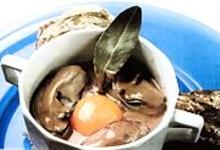 Œufs cocotte aux huîtres pochées