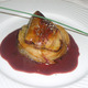 Foie gras de canard poêllé, tatin d'endives et fenouils, jus au vin rouge de Cahors et pruneaux.  
