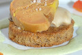 Huîtres Pousses en Claires Marennes Oléron pochées dans leurs jus, toastées d’un Pain de Campagne au Foie Gras fumé, et sa crème iodée