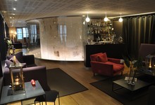 Le lounge bar d'Un Dimanche à Paris