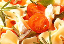 Salade Fraicheur De Farfalles, Tomates, Poivrons Et Chevre Frais