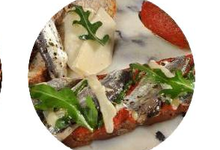Tartine De Sardines Au Basilic, Puree De Tomates Et Pistou
