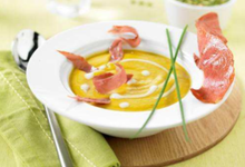 Veloute De Courge Et Pois Casses Au Jambon Croustillant
