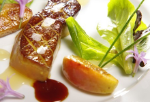 Poêlée de foie gras à la fleur de sel et pommes Antarès