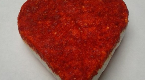 Coeur de chèvre au piment d' espelette
