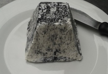 Pyramide cendrée, fromage frais de chèvre