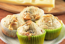 Muffins apéritifs aux noix, champignons et Emmental de Savoie