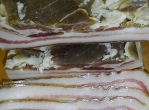 Poitrine de porc noir Gascon ½ sel en tranche