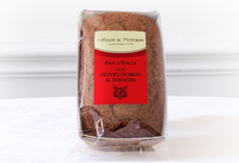 Pain d'épices aux olives noires et tomates