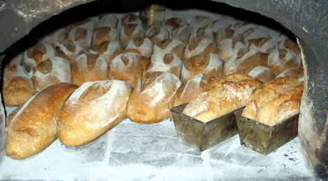 pain au levain naturel Cuisson au feu de bois
