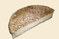 Fromage Brie de Melun sec noir.